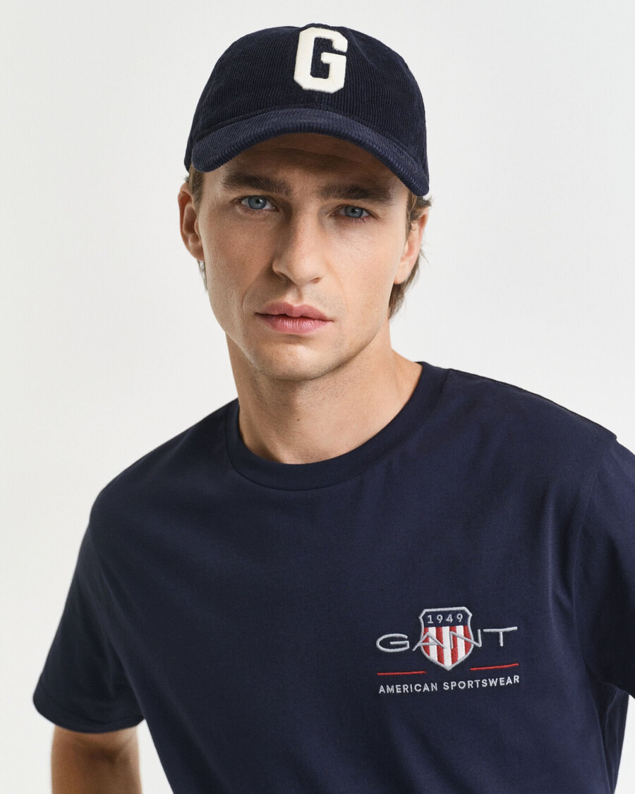 embroidered archive shield tshirt - evening blue