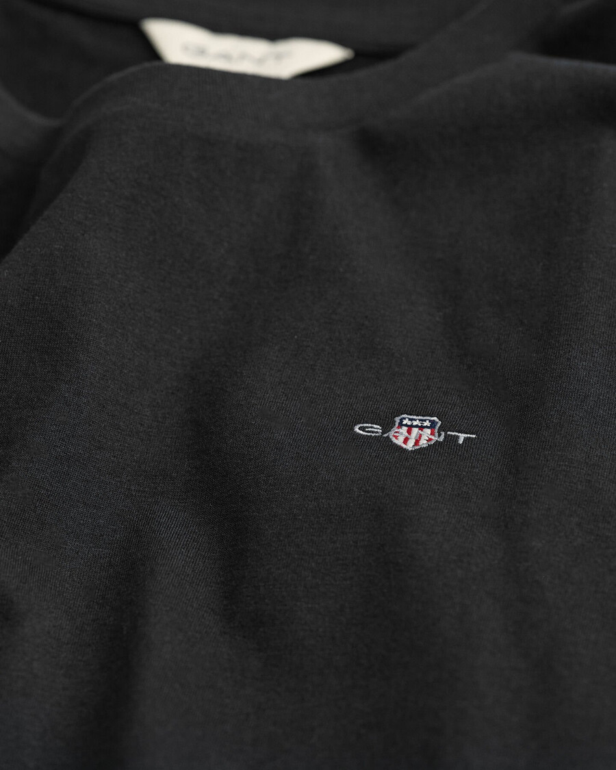 shield tshirt - black
